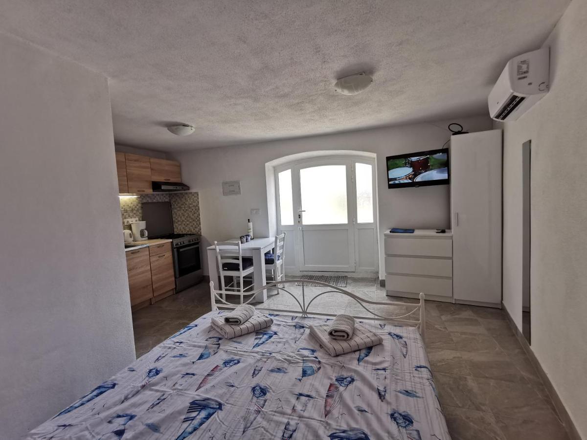 Studio Apartment Mileta Pitve Eksteriør bilde