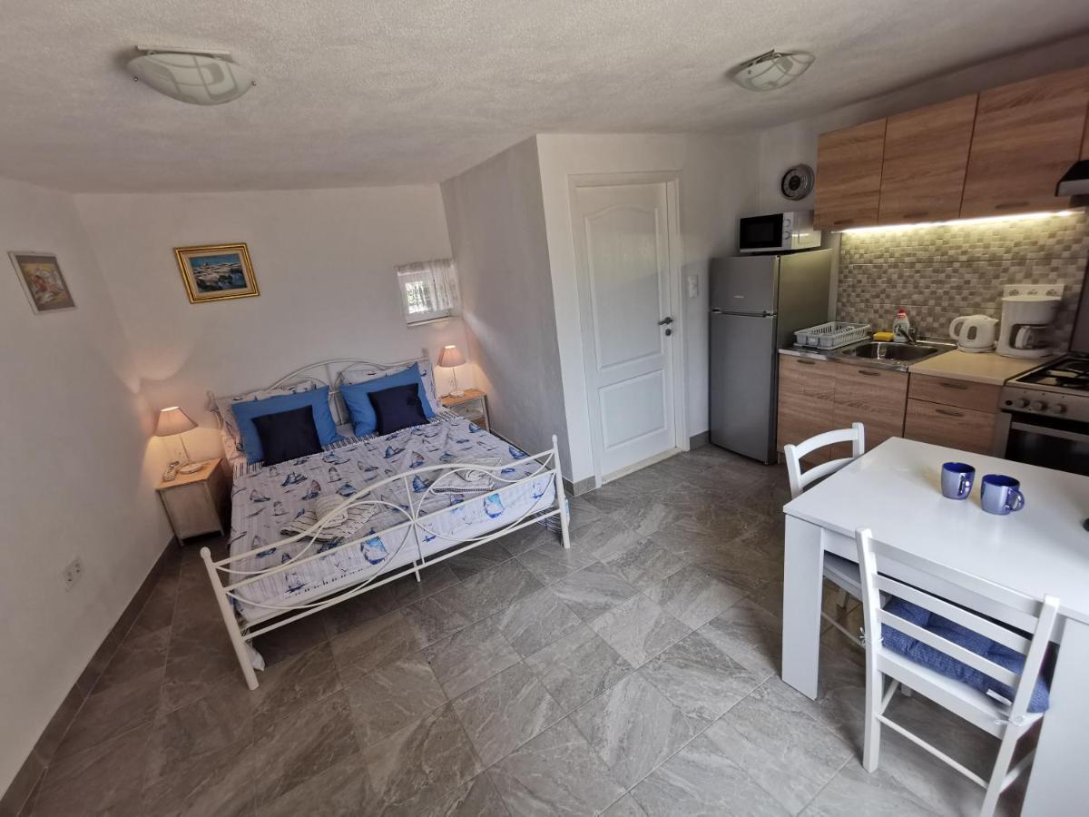 Studio Apartment Mileta Pitve Eksteriør bilde