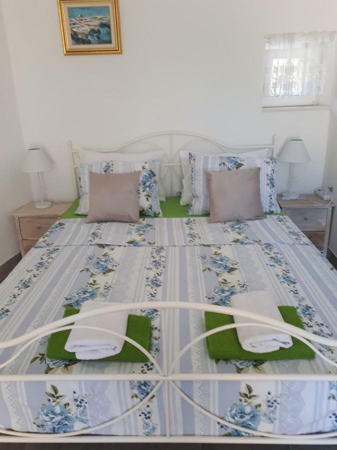 Studio Apartment Mileta Pitve Eksteriør bilde